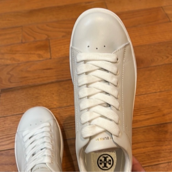 NWOB new without box Tory Burch Howell Court Sneaker size 7 - Picture 2 of 8